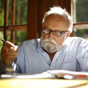 Krzysztof Penderecki komponuje muzykę
